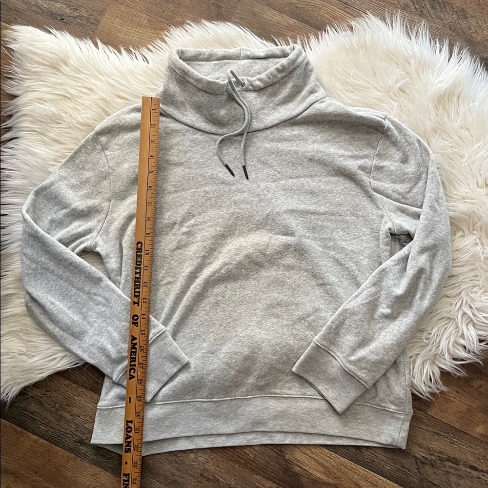 J.Crew Solid Gray Mock Neck Pull Over Cropped Swe… - image 4